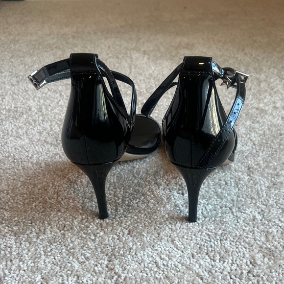 Michael Kors Patent Leather Ankle Strap Heels Black Size 8 Open Toe Stiletto - Picture 5 of 9